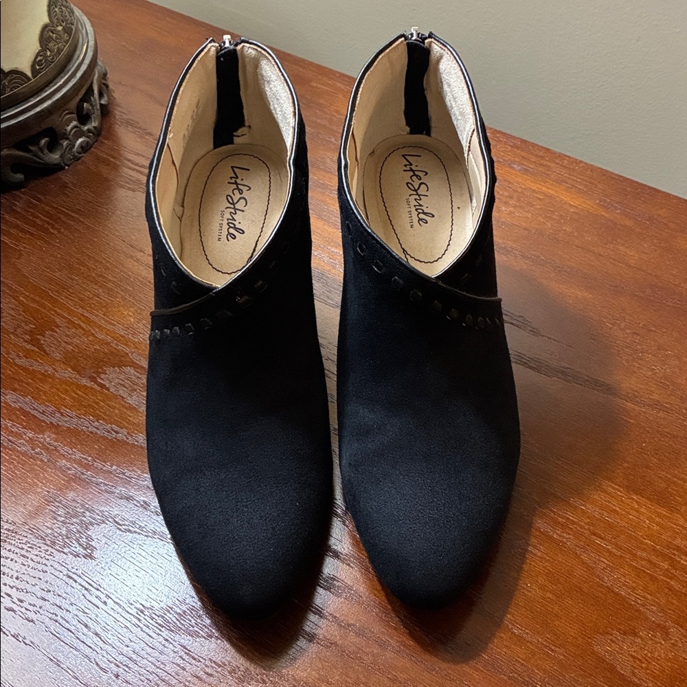 Life Stride Black Ankle Booties  NWOT 11